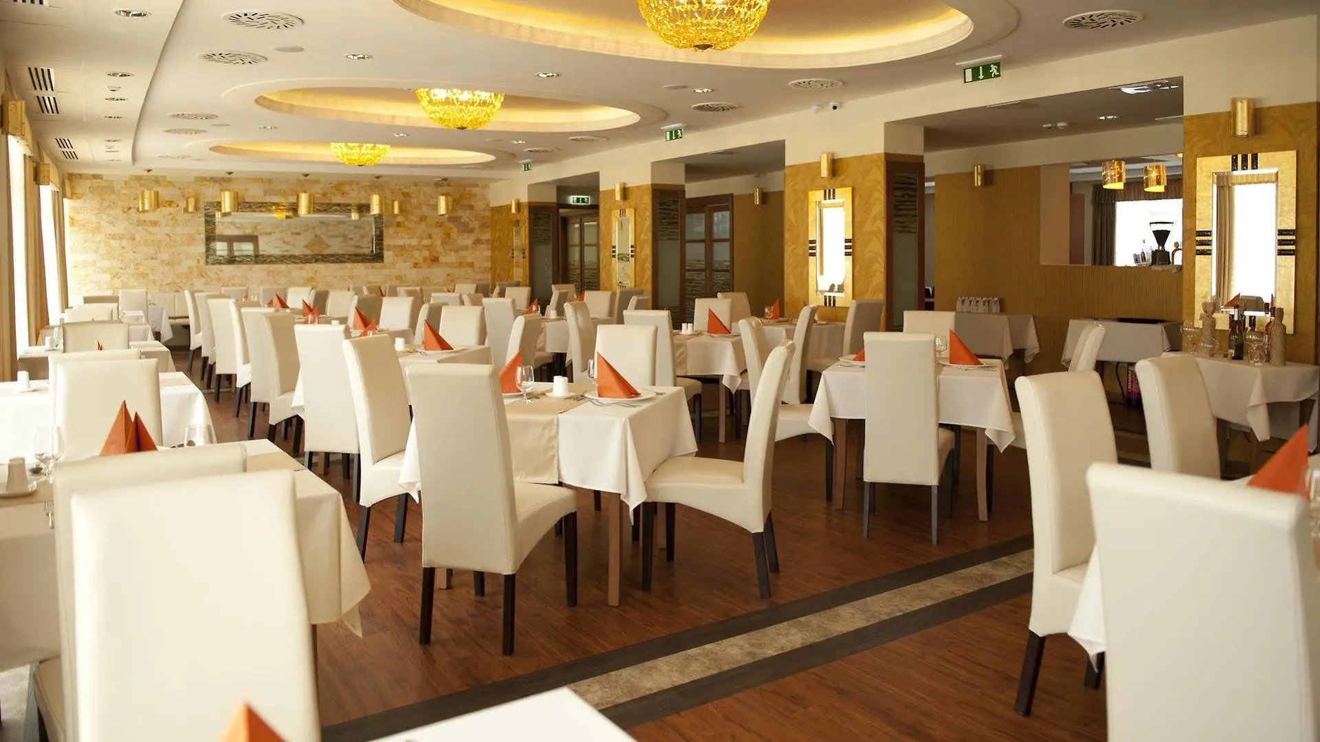 Hotel Atlantis Wellness & Conference Hajduszoboszlo