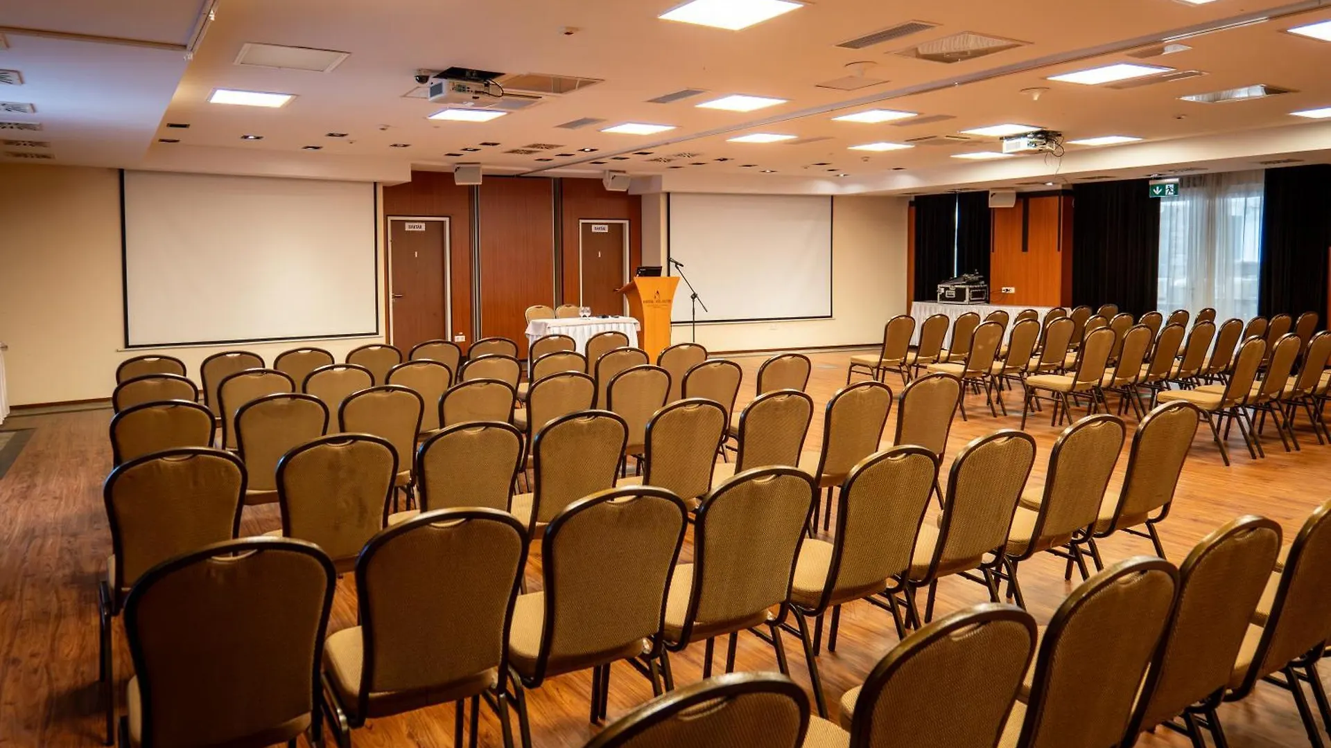 Hotel Atlantis Wellness & Conference Hajduszoboszlo