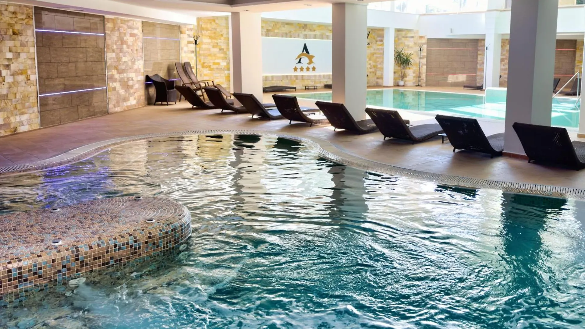 Hotel Atlantis Wellness & Conference Hajduszoboszlo 4*,