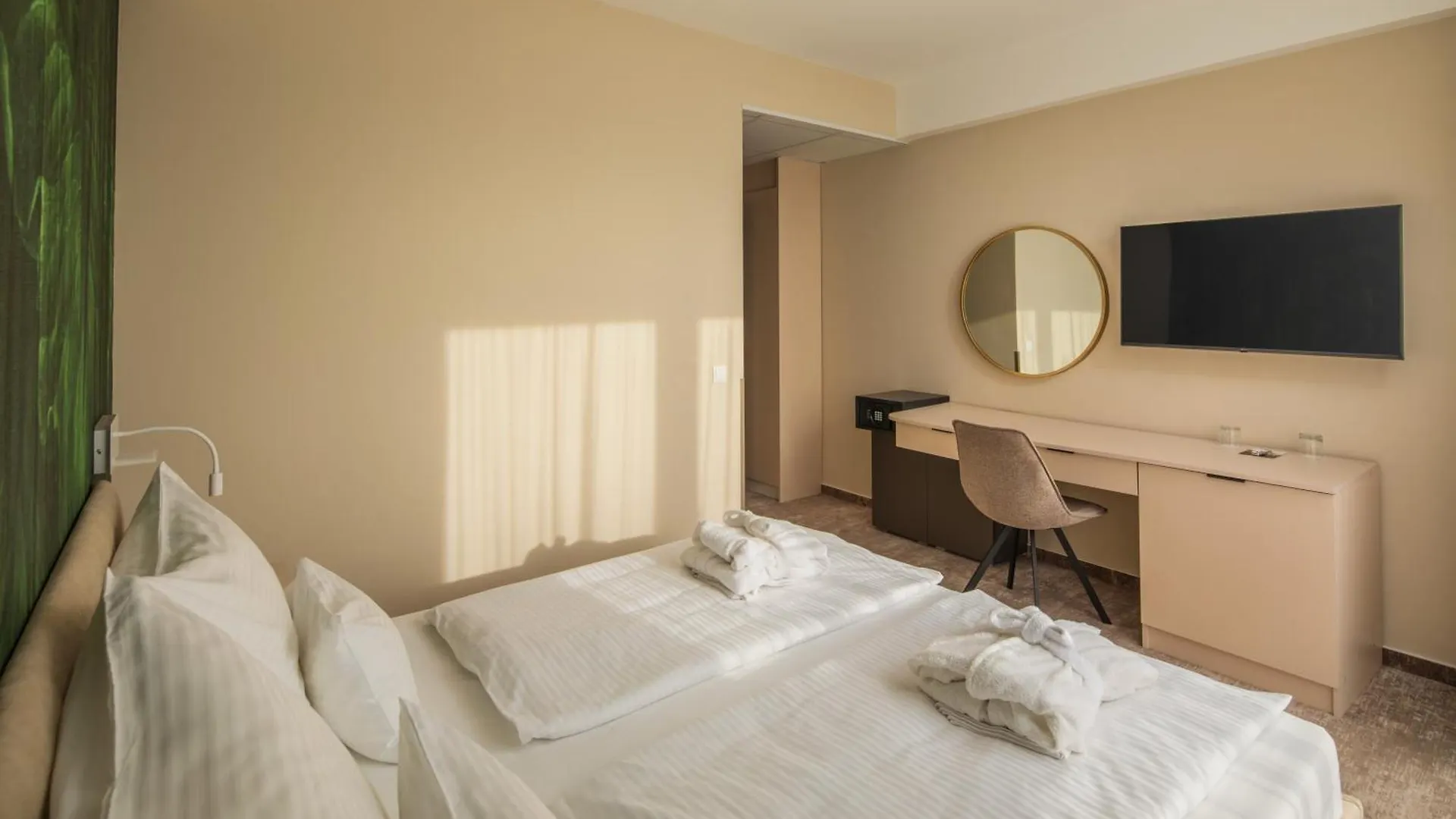 Hotel Atlantis Wellness & Conference Hajduszoboszlo